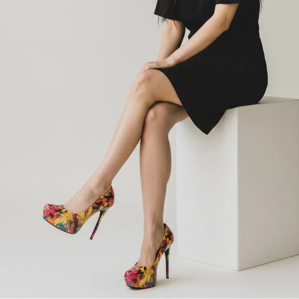 STEVE MADDEN - BRIGHTLY COLORED PLATFORM PUMPS - S5